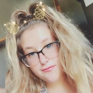 Meet your Posher, Alayna